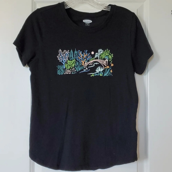 Black Old Navy t-shirt - Picture 1 of 4